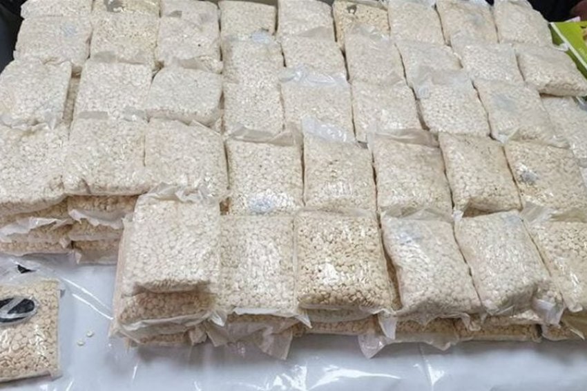 احباط محاولة تهريب 44 الف حبه مخدرة عبر بالونات هوائية في الأنبار