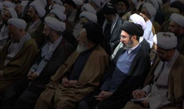 نجاة مجتبي خامنئي من الغارة التي قتلت والده