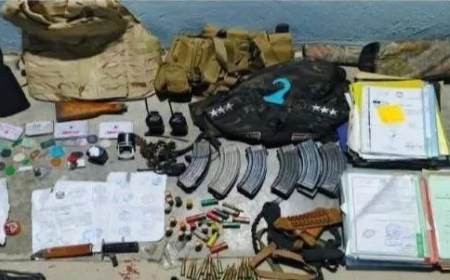 شرطة الأنبار: القبض على متهم بحوزته أسلحة و34 ختماً حكومياً مزوراً و72 معاملة تعويض مزورة