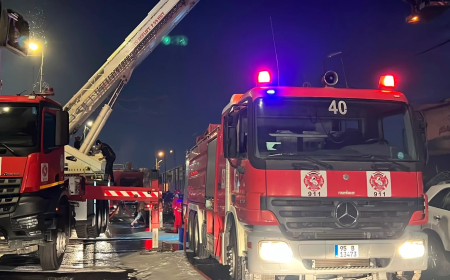 احتراق 6 عجلات بحريق معارض السيارات في مدينة الصدر شرقي بغداد