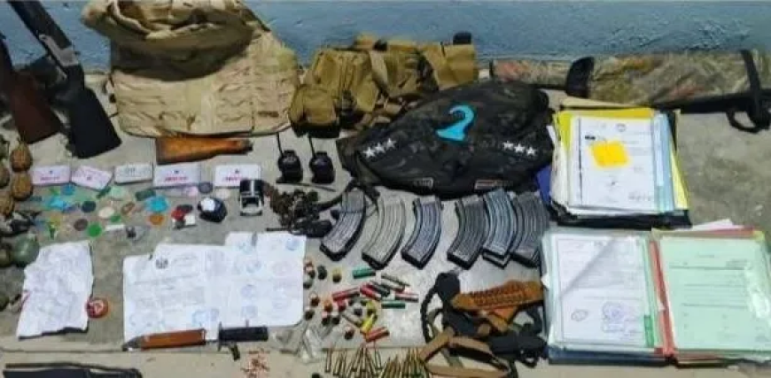شرطة الأنبار: القبض على متهم بحوزته أسلحة و34 ختماً حكومياً مزوراً و72 معاملة تعويض مزورة