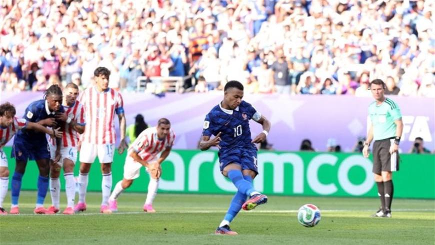 فرنسا تتجاوز باراغواي وتضرب موعداً مع المغرب في ربع نهائي المونديال