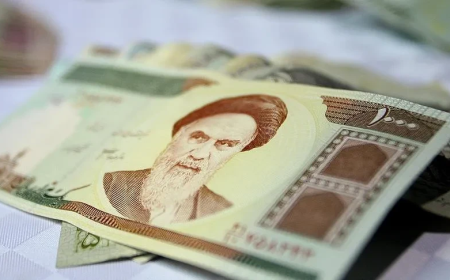 العملة الإيرانية تواصل الانهيار امام الدولار