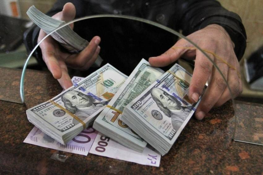 إثبات مصدر الأموال وضبابية الرسوم.. عقبات مؤسسية تعرقل تنظيم التجارة في العراق